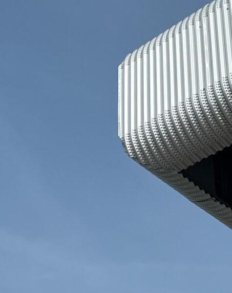 Rivestimento facciate con lastre grecate
